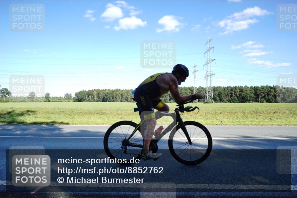 07.09.2025 - 19. Norderstedt Triathlon Michael Burmester http://msf.ph/oto/8852762 07.09.2025 15:55:25 Radfahren 957, 1078, 1523, 1551, 1627 meine-sportfotos.de