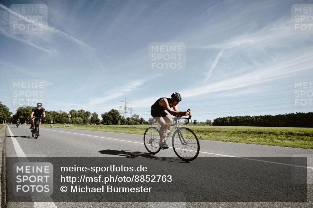 07.09.2025 - 19. Norderstedt Triathlon Michael Burmester http://msf.ph/oto/8852763 07.09.2025 11:39:18 Radfahren 729, 746, 778, 859 meine-sportfotos.de