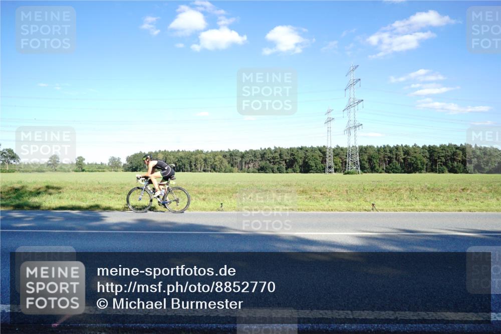 07.09.2025 - 19. Norderstedt Triathlon Michael Burmester http://msf.ph/oto/8852770 07.09.2025 15:55:27 Radfahren 939, 957, 1078, 1403, 1523, 1601, 1627 meine-sportfotos.de