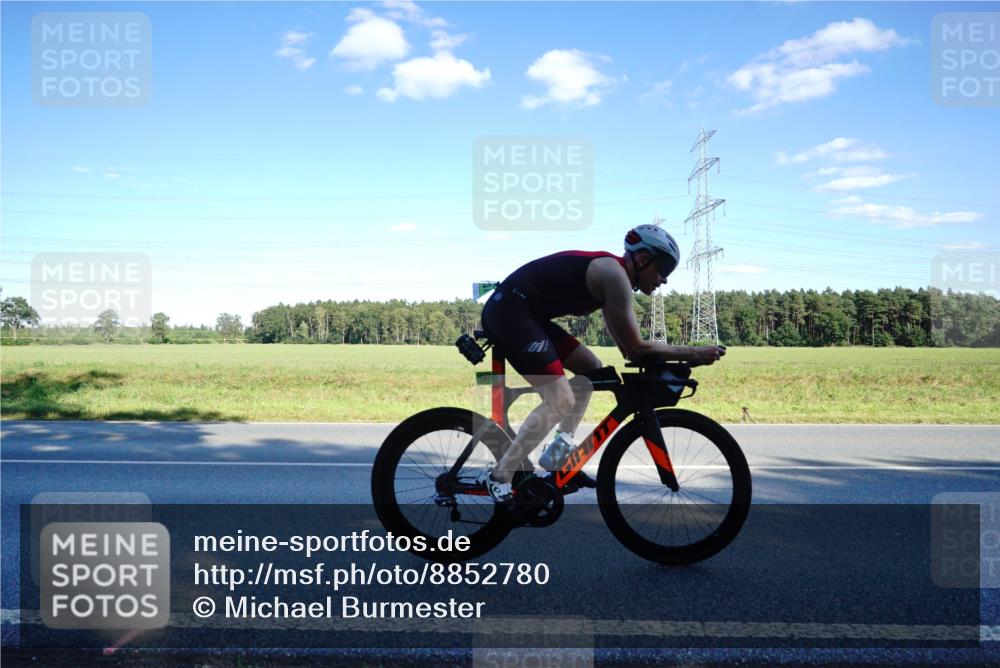 07.09.2025 - 19. Norderstedt Triathlon Michael Burmester http://msf.ph/oto/8852780 07.09.2025 15:55:31 Radfahren 939, 1071, 1094, 1403, 1574, 1601 meine-sportfotos.de