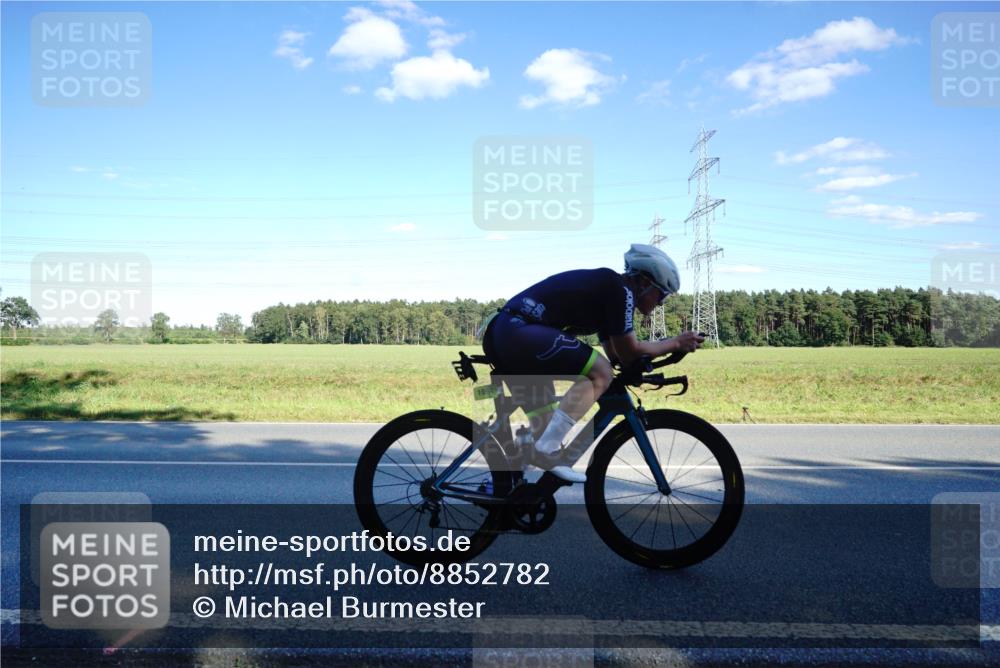 07.09.2025 - 19. Norderstedt Triathlon Michael Burmester http://msf.ph/oto/8852782 07.09.2025 15:55:33 Radfahren 1071, 1094, 1403, 1574 meine-sportfotos.de