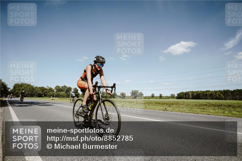 07.09.2025 - 19. Norderstedt Triathlon Michael Burmester http://msf.ph/oto/8852785 07.09.2025 14:38:37 Radfahren 398, 459, 476 meine-sportfotos.de