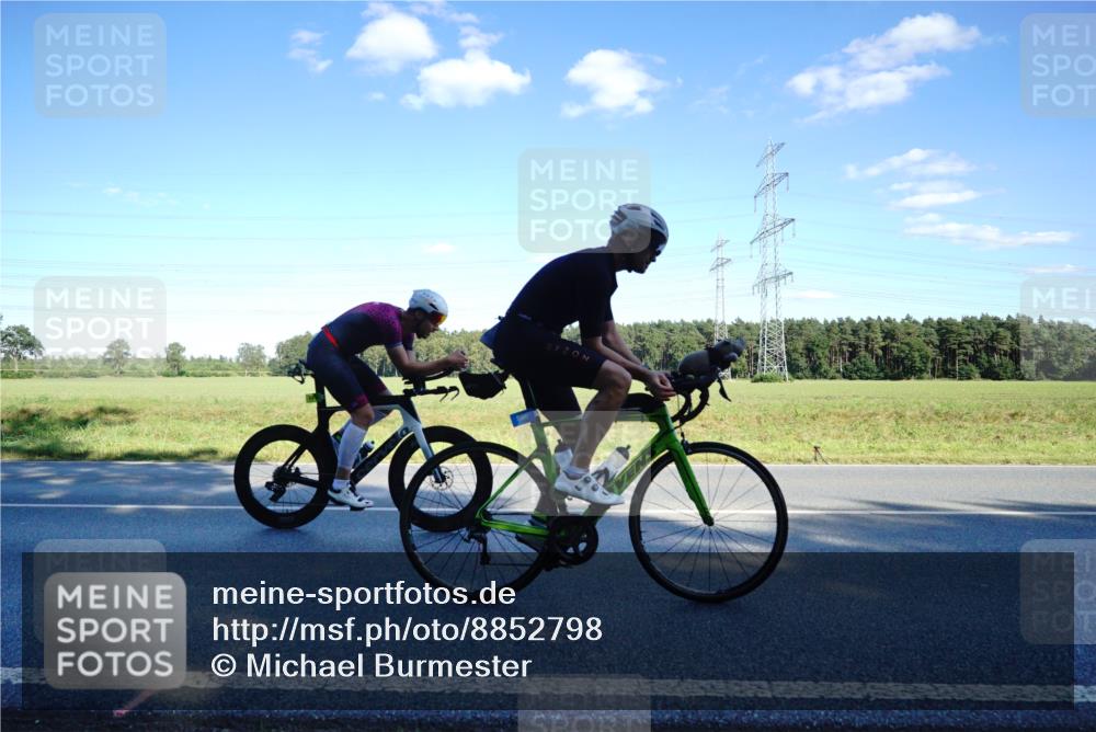 07.09.2025 - 19. Norderstedt Triathlon Michael Burmester http://msf.ph/oto/8852798 07.09.2025 15:55:42 Radfahren 866, 1057, 1559, 1611 meine-sportfotos.de