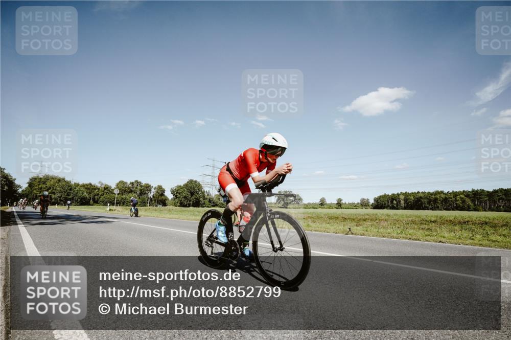 07.09.2025 - 19. Norderstedt Triathlon Michael Burmester http://msf.ph/oto/8852799 07.09.2025 14:38:41 Radfahren 398, 460, 1008, 1404 meine-sportfotos.de