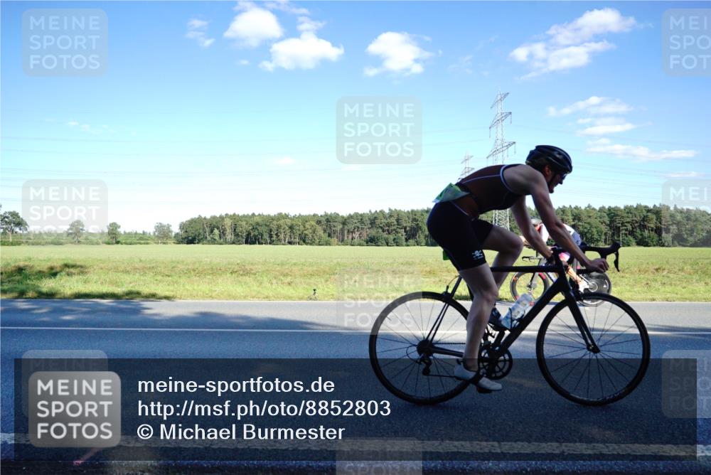 07.09.2025 - 19. Norderstedt Triathlon Michael Burmester http://msf.ph/oto/8852803 07.09.2025 15:55:43 Radfahren 491, 866, 1057, 1559, 1609, 1611 meine-sportfotos.de
