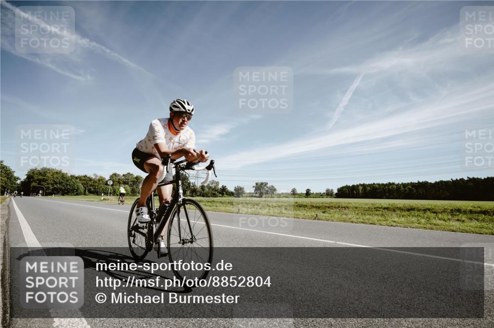 07.09.2025 - 19. Norderstedt Triathlon Michael Burmester http://msf.ph/oto/8852804 07.09.2025 11:39:44 Radfahren 300, 1253 meine-sportfotos.de