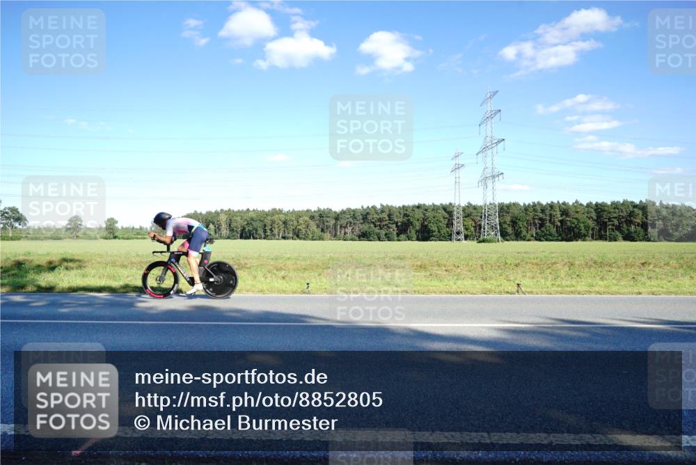 07.09.2025 - 19. Norderstedt Triathlon Michael Burmester http://msf.ph/oto/8852805 07.09.2025 15:55:44 Radfahren 491, 866, 1057, 1559, 1609, 1611 meine-sportfotos.de