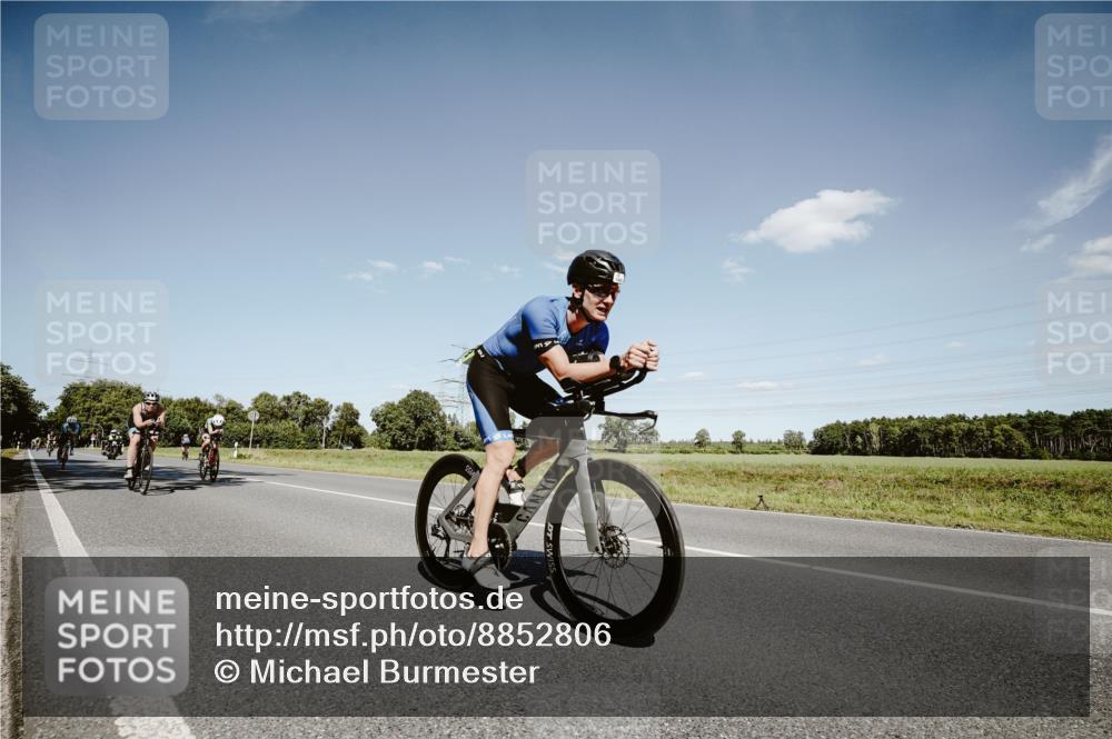 07.09.2025 - 19. Norderstedt Triathlon Michael Burmester http://msf.ph/oto/8852806 07.09.2025 14:38:44 Radfahren 450, 460, 1008, 1404, 1507 meine-sportfotos.de
