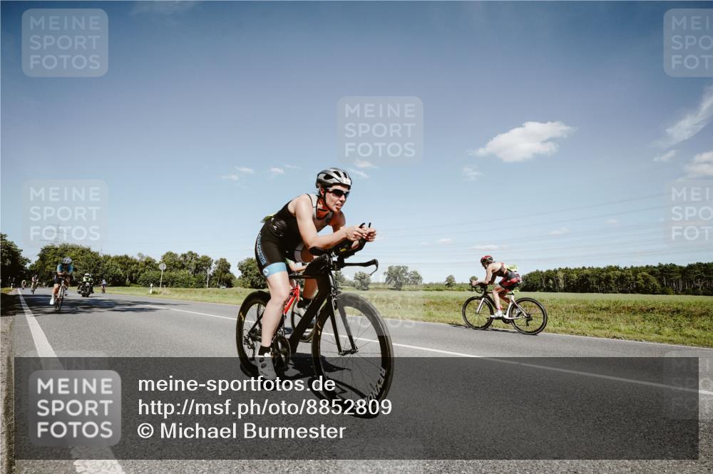 07.09.2025 - 19. Norderstedt Triathlon Michael Burmester http://msf.ph/oto/8852809 07.09.2025 14:38:45 Radfahren 450, 460, 1008, 1507 meine-sportfotos.de