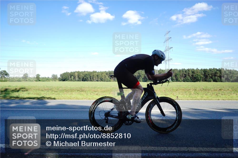 07.09.2025 - 19. Norderstedt Triathlon Michael Burmester http://msf.ph/oto/8852810 07.09.2025 15:55:45 Radfahren 491, 866, 1057, 1559, 1580, 1609, 1611 meine-sportfotos.de