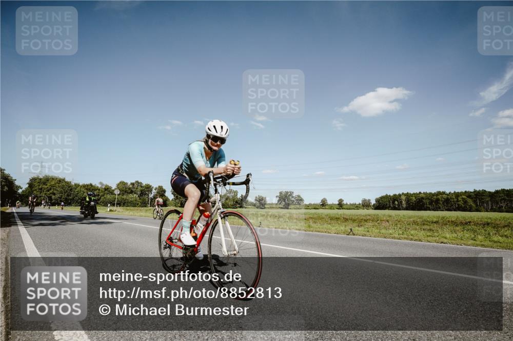 07.09.2025 - 19. Norderstedt Triathlon Michael Burmester http://msf.ph/oto/8852813 07.09.2025 14:38:47 Radfahren 365, 450, 1008, 1507 meine-sportfotos.de