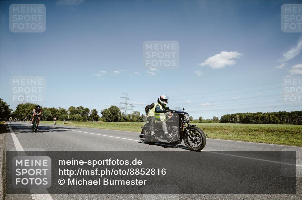 07.09.2025 - 19. Norderstedt Triathlon Michael Burmester http://msf.ph/oto/8852816 07.09.2025 14:38:48 Radfahren 365, 450, 1507 meine-sportfotos.de