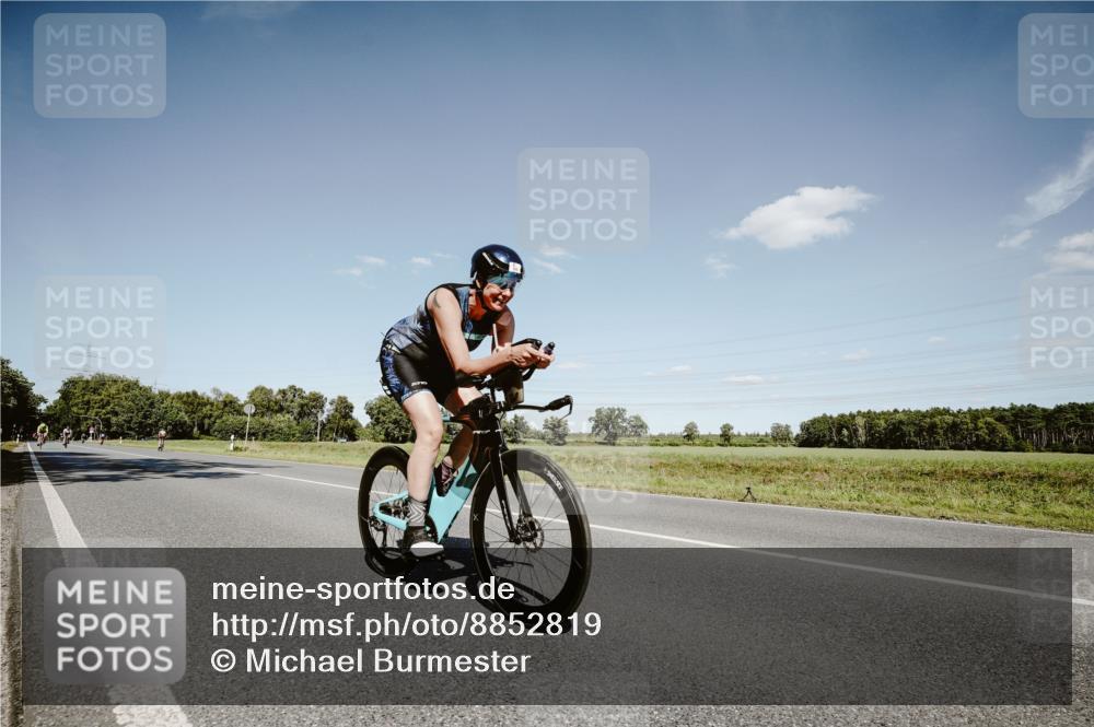 07.09.2025 - 19. Norderstedt Triathlon Michael Burmester http://msf.ph/oto/8852819 07.09.2025 14:38:50 Radfahren 365 meine-sportfotos.de