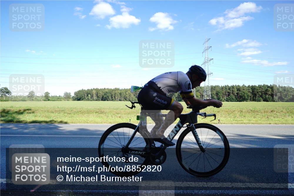 07.09.2025 - 19. Norderstedt Triathlon Michael Burmester http://msf.ph/oto/8852820 07.09.2025 15:55:51 Radfahren 1580, 1589, 1616 meine-sportfotos.de