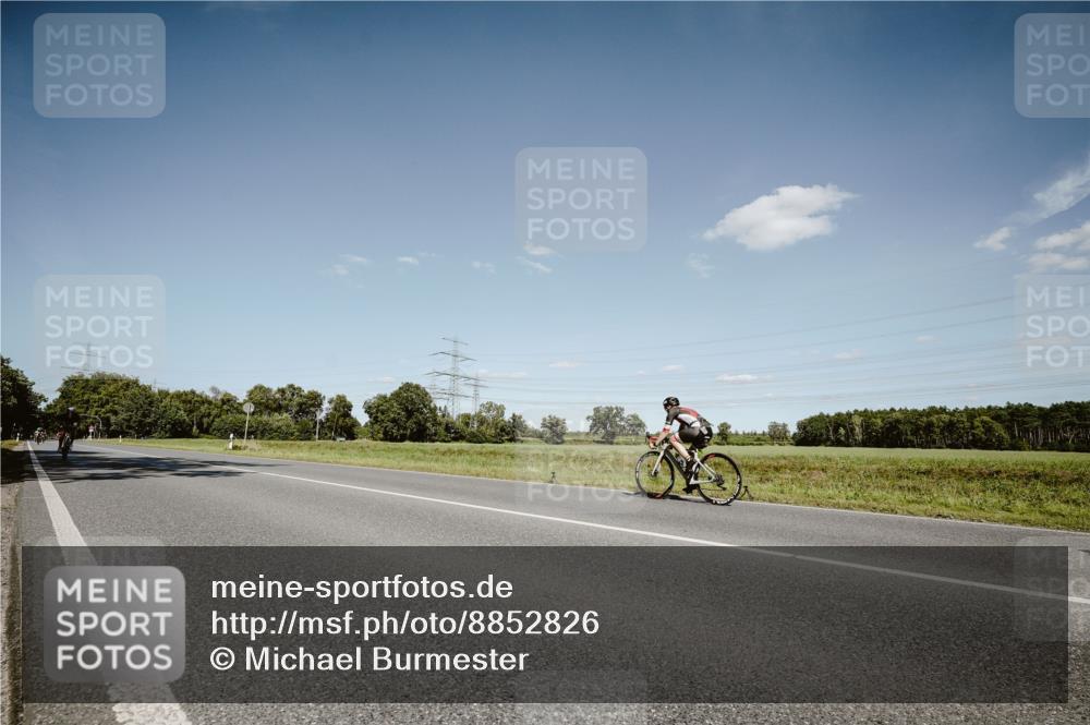 07.09.2025 - 19. Norderstedt Triathlon Michael Burmester http://msf.ph/oto/8852826 07.09.2025 14:39:05 Radfahren 1026 meine-sportfotos.de