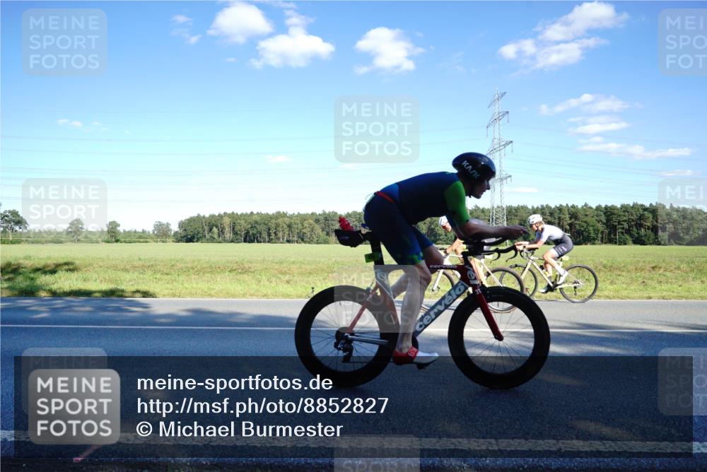 07.09.2025 - 19. Norderstedt Triathlon Michael Burmester http://msf.ph/oto/8852827 07.09.2025 15:55:58 Radfahren 378, 485, 531, 925, 936, 1547 meine-sportfotos.de