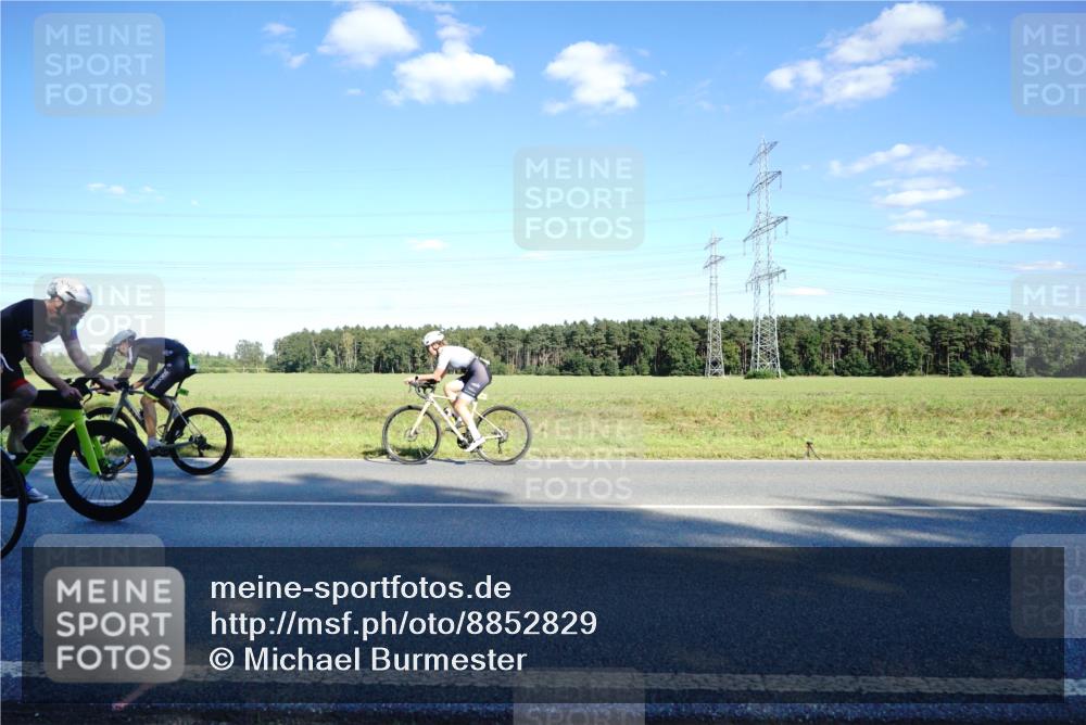 07.09.2025 - 19. Norderstedt Triathlon Michael Burmester http://msf.ph/oto/8852829 07.09.2025 15:55:59 Radfahren 485, 531, 925, 936, 1547 meine-sportfotos.de
