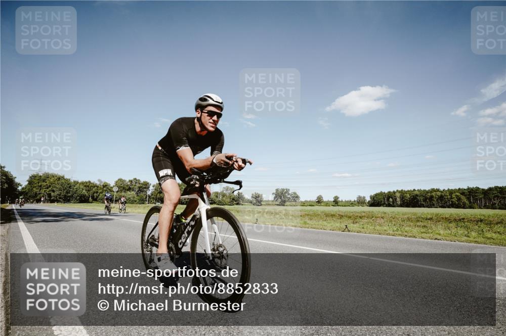 07.09.2025 - 19. Norderstedt Triathlon Michael Burmester http://msf.ph/oto/8852833 07.09.2025 14:39:07 Radfahren 1026 meine-sportfotos.de