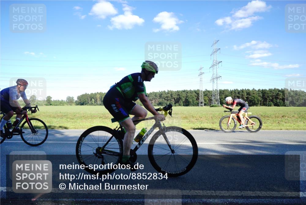 07.09.2025 - 19. Norderstedt Triathlon Michael Burmester http://msf.ph/oto/8852834 07.09.2025 15:56:00 Radfahren 485, 531, 925, 936, 1547, 1602 meine-sportfotos.de