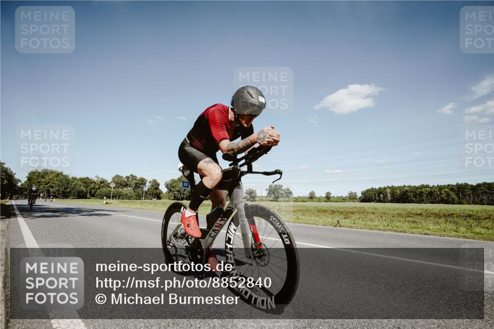 07.09.2025 - 19. Norderstedt Triathlon Michael Burmester http://msf.ph/oto/8852840 07.09.2025 14:39:13 Radfahren 393, 981, 1013 meine-sportfotos.de