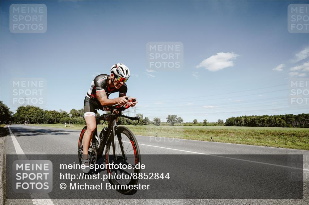 07.09.2025 - 19. Norderstedt Triathlon Michael Burmester http://msf.ph/oto/8852844 07.09.2025 14:39:15 Radfahren 393, 981 meine-sportfotos.de