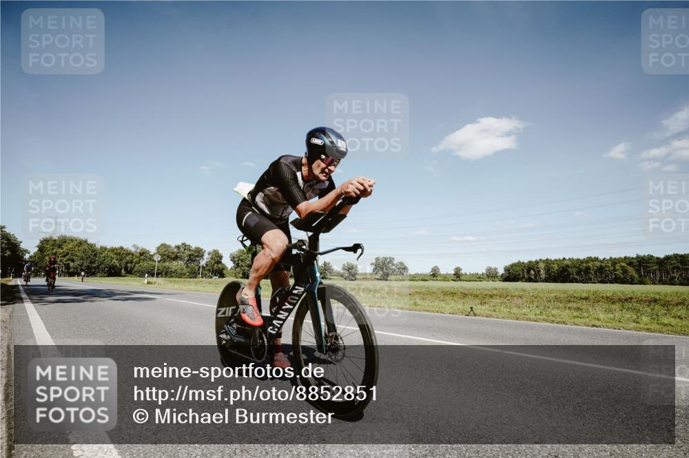 07.09.2025 - 19. Norderstedt Triathlon Michael Burmester http://msf.ph/oto/8852851 07.09.2025 14:39:22 Radfahren 964, 1027, 1040 meine-sportfotos.de
