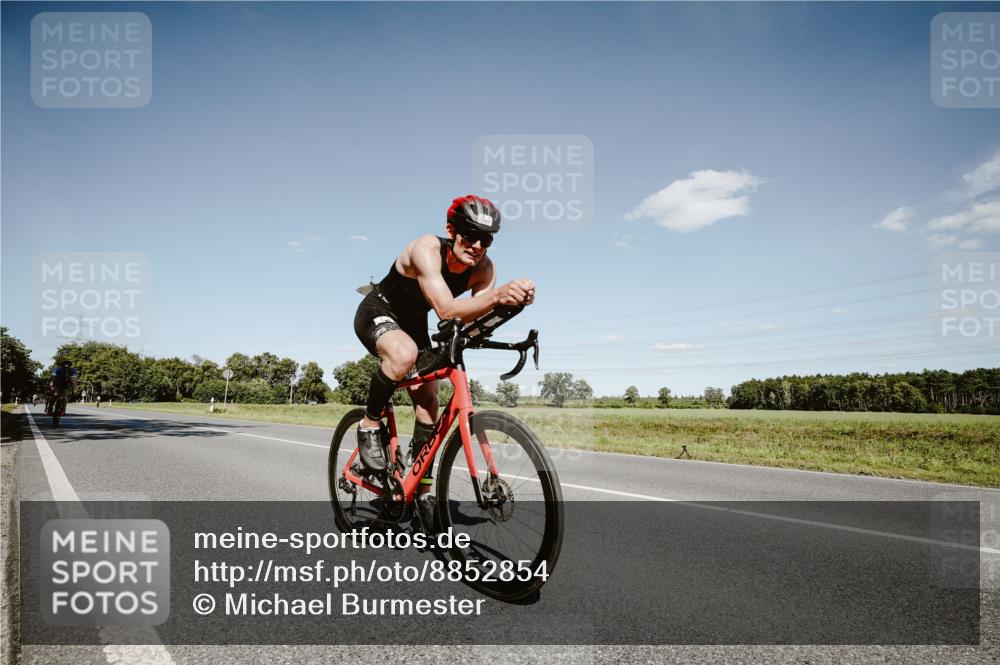 07.09.2025 - 19. Norderstedt Triathlon Michael Burmester http://msf.ph/oto/8852854 07.09.2025 14:39:24 Radfahren 964, 1009, 1027, 1040 meine-sportfotos.de