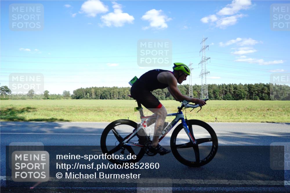07.09.2025 - 19. Norderstedt Triathlon Michael Burmester http://msf.ph/oto/8852860 07.09.2025 15:56:13 Radfahren 429, 492, 1524, 1610 meine-sportfotos.de