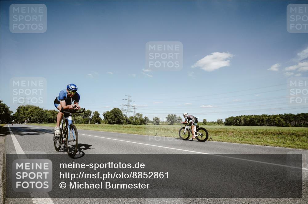 07.09.2025 - 19. Norderstedt Triathlon Michael Burmester http://msf.ph/oto/8852861 07.09.2025 14:39:27 Radfahren 1009, 1027, 1040 meine-sportfotos.de