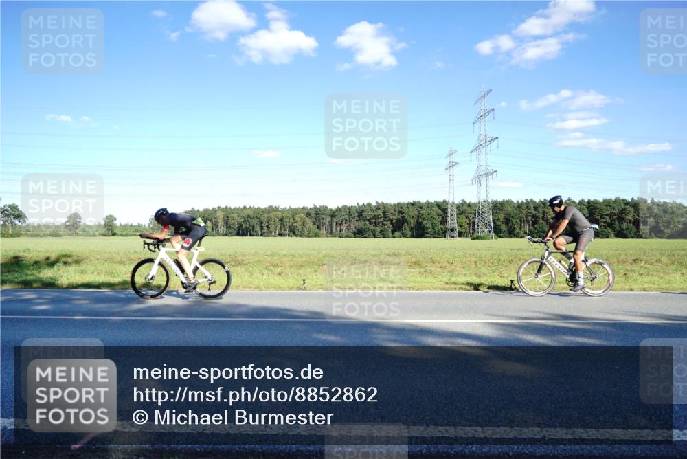 07.09.2025 - 19. Norderstedt Triathlon Michael Burmester http://msf.ph/oto/8852862 07.09.2025 15:56:14 Radfahren 492, 1524, 1610 meine-sportfotos.de