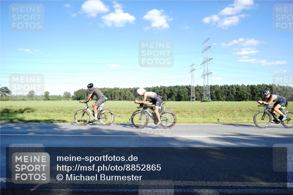 07.09.2025 - 19. Norderstedt Triathlon Michael Burmester http://msf.ph/oto/8852865 07.09.2025 15:56:14 Radfahren 492, 1524, 1610 meine-sportfotos.de