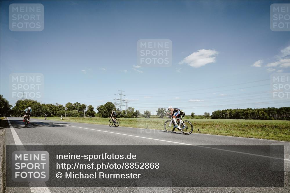 07.09.2025 - 19. Norderstedt Triathlon Michael Burmester http://msf.ph/oto/8852868 07.09.2025 14:39:31 Radfahren 379 meine-sportfotos.de