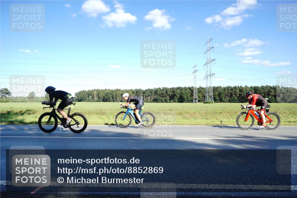 07.09.2025 - 19. Norderstedt Triathlon Michael Burmester http://msf.ph/oto/8852869 07.09.2025 15:56:16 Radfahren 492, 950, 1555, 1610 meine-sportfotos.de