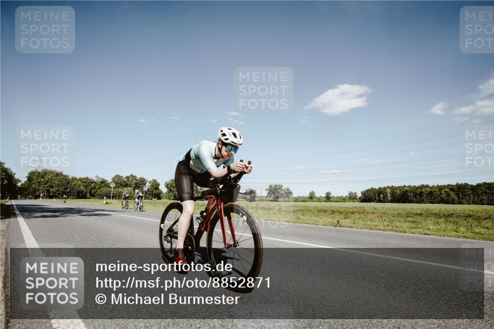 07.09.2025 - 19. Norderstedt Triathlon Michael Burmester http://msf.ph/oto/8852871 07.09.2025 14:39:32 Radfahren 379 meine-sportfotos.de
