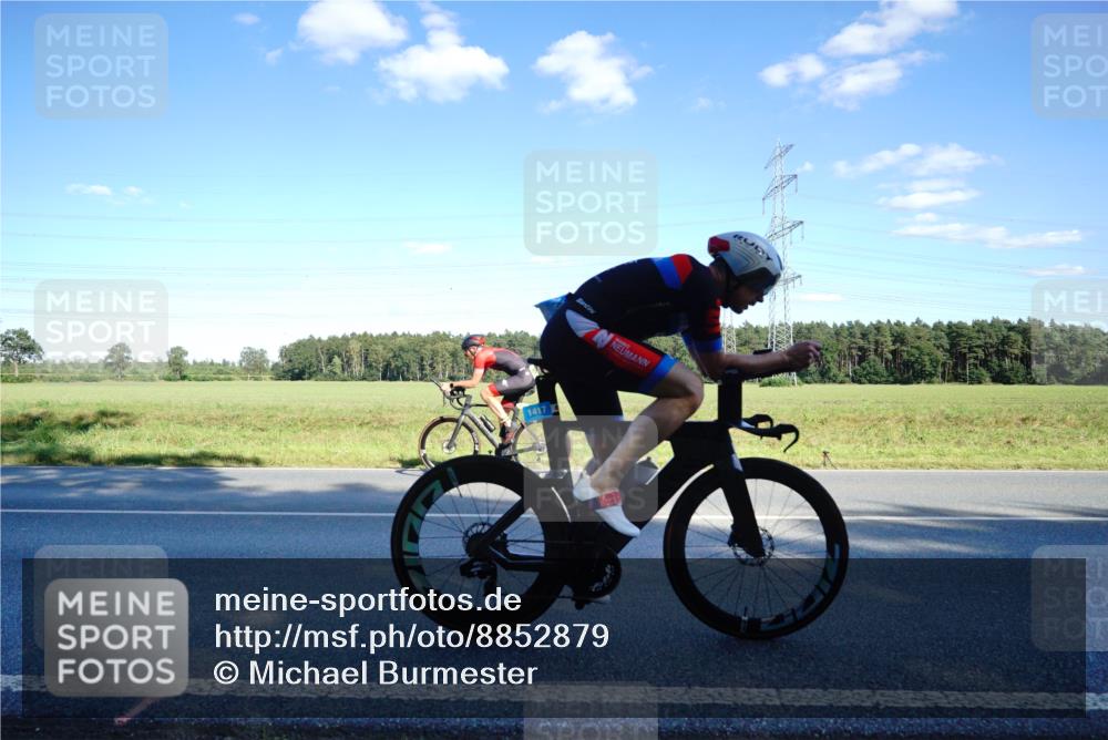 07.09.2025 - 19. Norderstedt Triathlon Michael Burmester http://msf.ph/oto/8852879 07.09.2025 15:56:19 Radfahren 950, 1098, 1417, 1555 meine-sportfotos.de