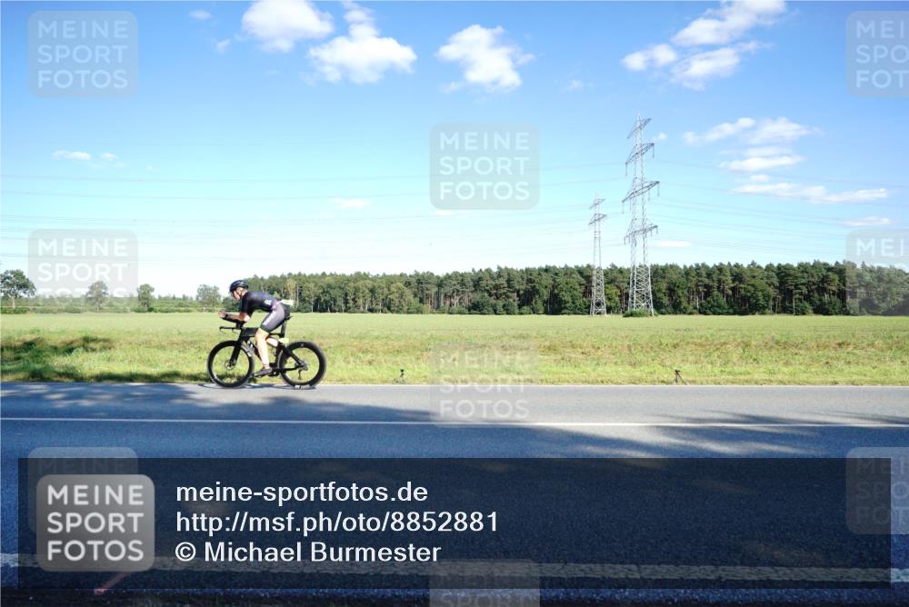 07.09.2025 - 19. Norderstedt Triathlon Michael Burmester http://msf.ph/oto/8852881 07.09.2025 15:56:21 Radfahren 950, 1098, 1417, 1437, 1555 meine-sportfotos.de