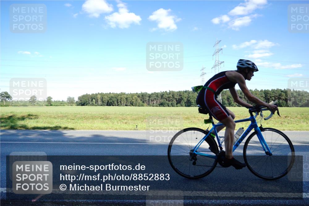 07.09.2025 - 19. Norderstedt Triathlon Michael Burmester http://msf.ph/oto/8852883 07.09.2025 15:56:21 Radfahren 950, 1098, 1417, 1437, 1555 meine-sportfotos.de