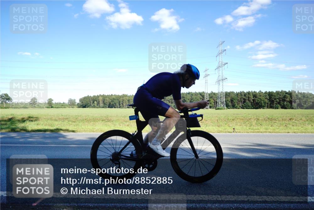 07.09.2025 - 19. Norderstedt Triathlon Michael Burmester http://msf.ph/oto/8852885 07.09.2025 15:56:22 Radfahren 1098, 1417, 1420, 1437, 1555 meine-sportfotos.de