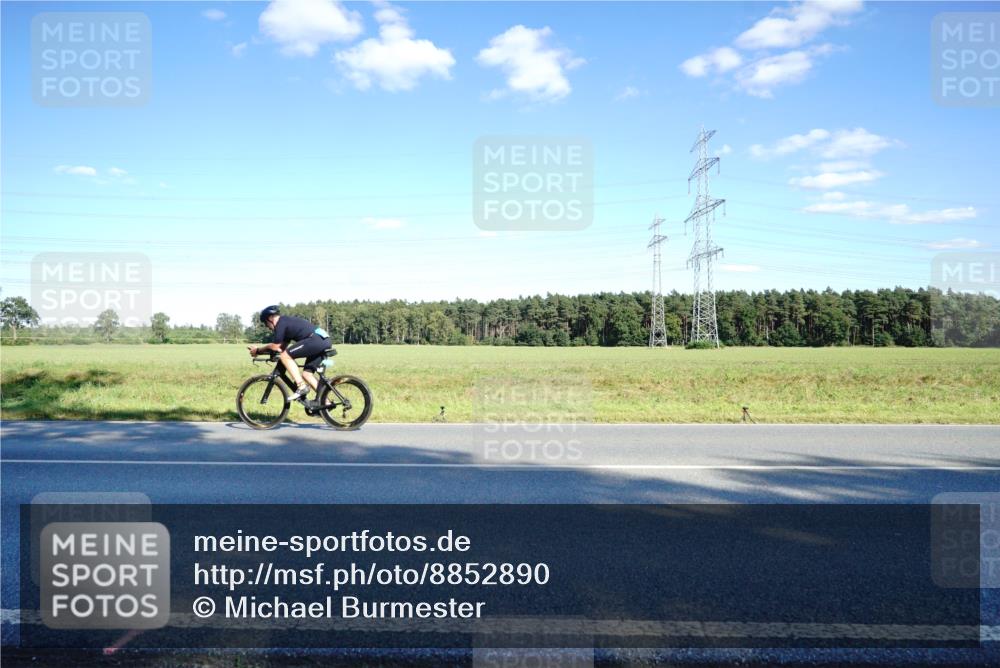 07.09.2025 - 19. Norderstedt Triathlon Michael Burmester http://msf.ph/oto/8852890 07.09.2025 15:56:25 Radfahren 552, 1098, 1420, 1437 meine-sportfotos.de