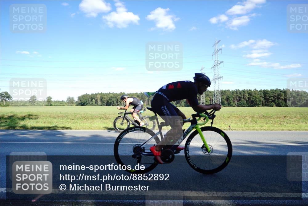 07.09.2025 - 19. Norderstedt Triathlon Michael Burmester http://msf.ph/oto/8852892 07.09.2025 15:56:27 Radfahren 552, 1420 meine-sportfotos.de
