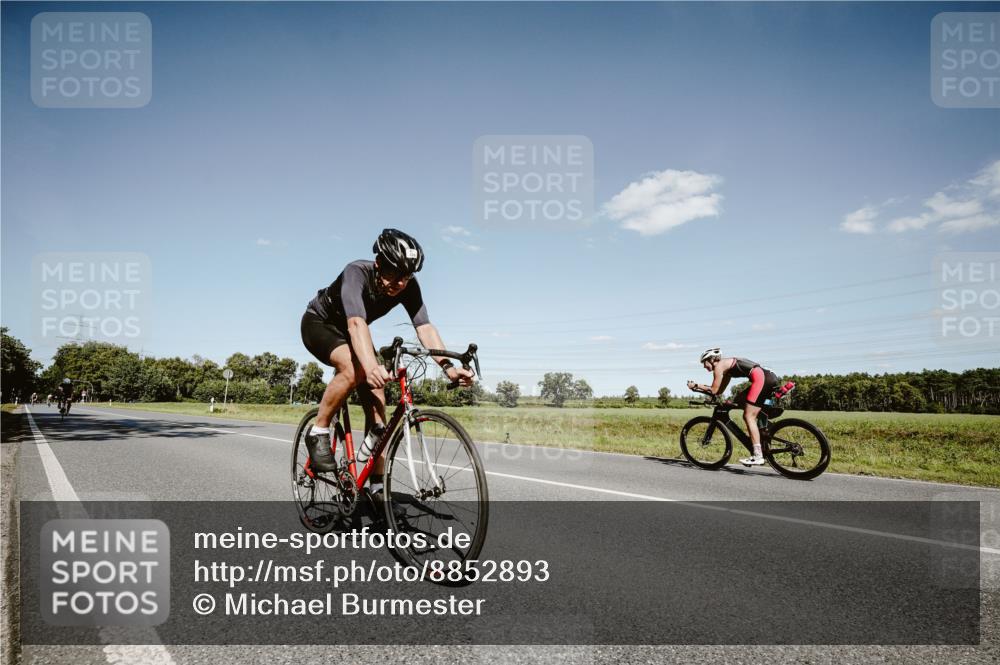 07.09.2025 - 19. Norderstedt Triathlon Michael Burmester http://msf.ph/oto/8852893 07.09.2025 14:39:59 Radfahren 428, 478, 982, 1486 meine-sportfotos.de