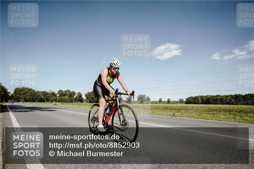 07.09.2025 - 19. Norderstedt Triathlon Michael Burmester http://msf.ph/oto/8852903 07.09.2025 14:40:08 Radfahren 453, 1506 meine-sportfotos.de