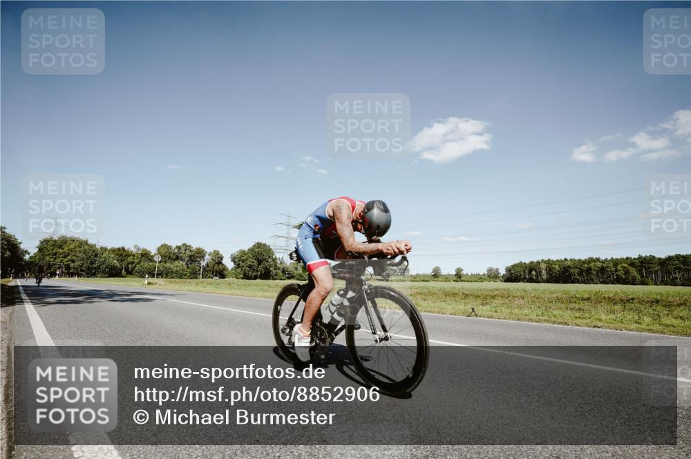 07.09.2025 - 19. Norderstedt Triathlon Michael Burmester http://msf.ph/oto/8852906 07.09.2025 14:40:13 Radfahren 1020, 1416 meine-sportfotos.de