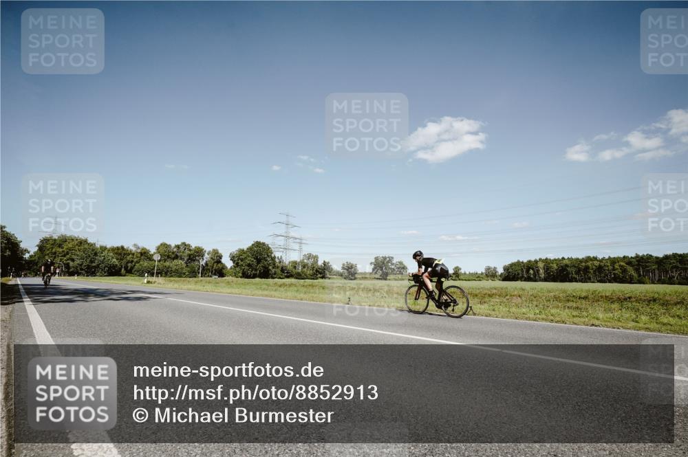 07.09.2025 - 19. Norderstedt Triathlon Michael Burmester http://msf.ph/oto/8852913 07.09.2025 14:40:18 Radfahren 1416, 1459 meine-sportfotos.de