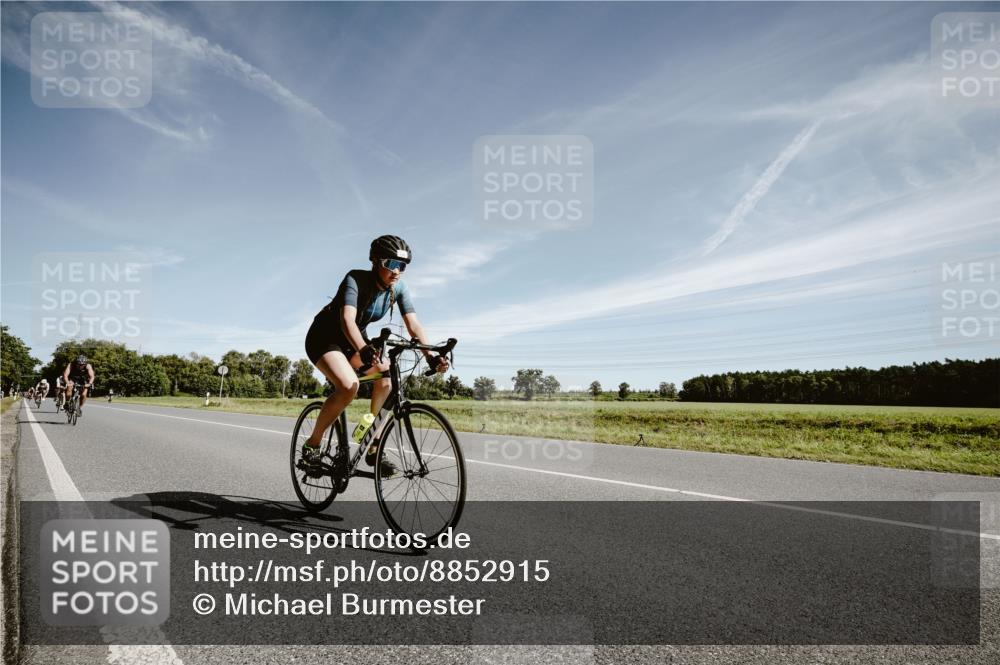 07.09.2025 - 19. Norderstedt Triathlon Michael Burmester http://msf.ph/oto/8852915 07.09.2025 11:41:21 Radfahren 140, 296, 1279 meine-sportfotos.de