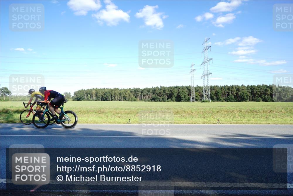 07.09.2025 - 19. Norderstedt Triathlon Michael Burmester http://msf.ph/oto/8852918 07.09.2025 15:56:42 Radfahren 401, 1579 meine-sportfotos.de