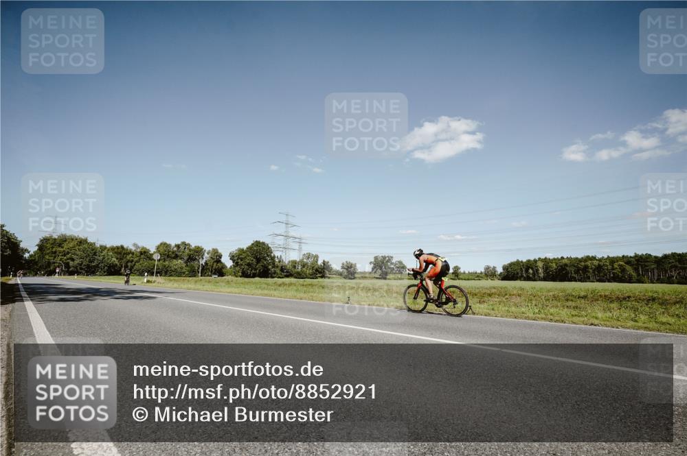 07.09.2025 - 19. Norderstedt Triathlon Michael Burmester http://msf.ph/oto/8852921 07.09.2025 14:40:21 Radfahren 1459 meine-sportfotos.de