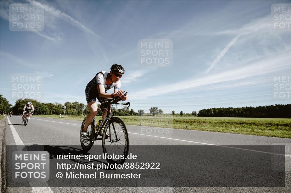 07.09.2025 - 19. Norderstedt Triathlon Michael Burmester http://msf.ph/oto/8852922 07.09.2025 11:41:24 Radfahren 140, 259, 296, 1279 meine-sportfotos.de