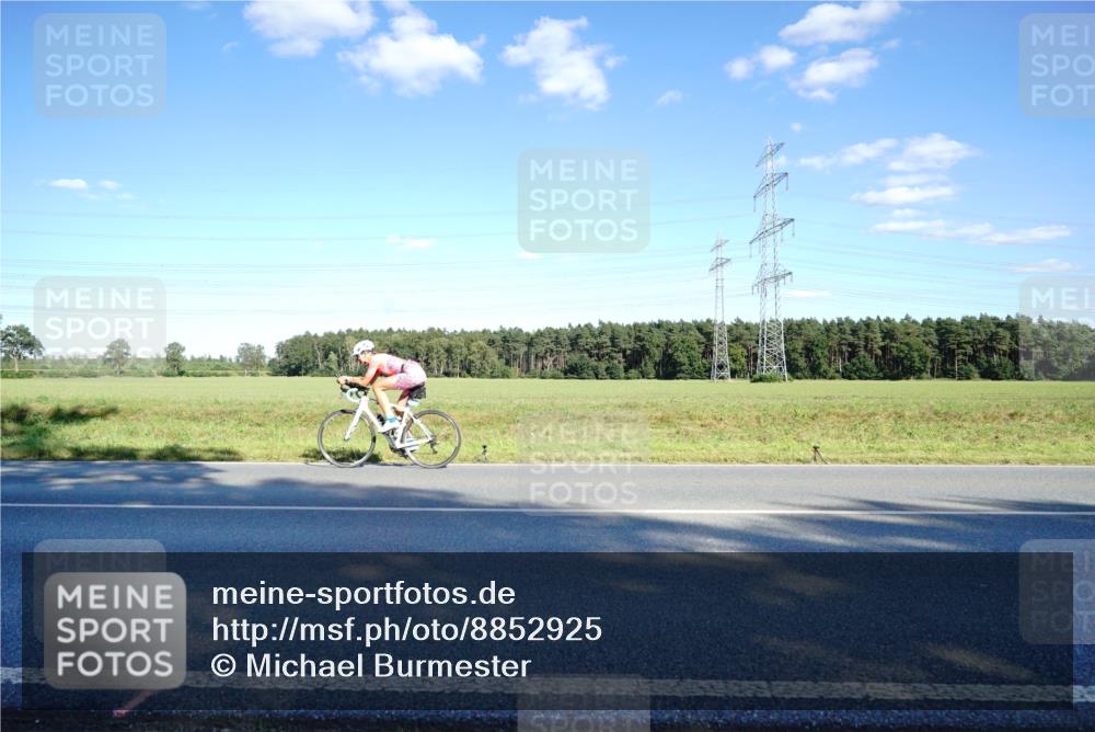 07.09.2025 - 19. Norderstedt Triathlon Michael Burmester http://msf.ph/oto/8852925 07.09.2025 15:56:46 Radfahren 1407 meine-sportfotos.de