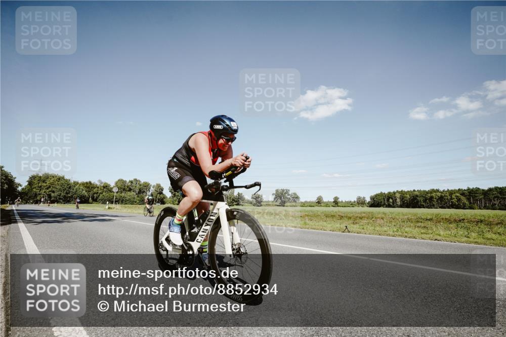 07.09.2025 - 19. Norderstedt Triathlon Michael Burmester http://msf.ph/oto/8852934 07.09.2025 14:40:30 Radfahren 884 meine-sportfotos.de